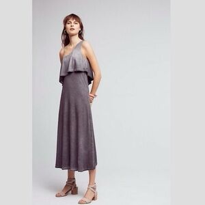 Akemi + Kin Anthropologie One Shoulder Tiered Midi dress in grey - Size M